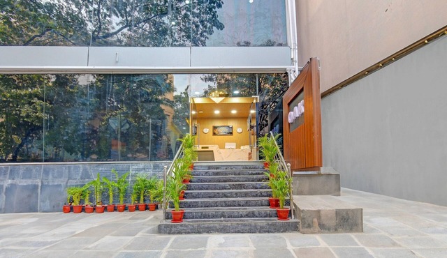 Super Townhouse OAK Banjara Hills