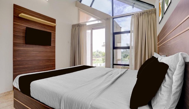 Super Townhouse Oak Rising Water Park Dharwad Formerly Rising Resorts and Spa