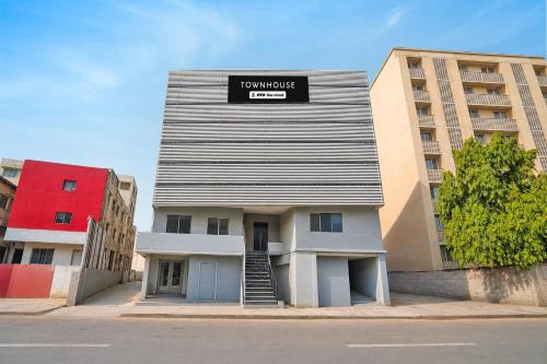Super Townhouse Paldi Bus Terminal Ahmedabad Formally Neelkanth