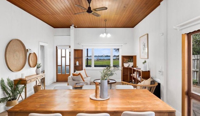 Swan View in Queenscliff