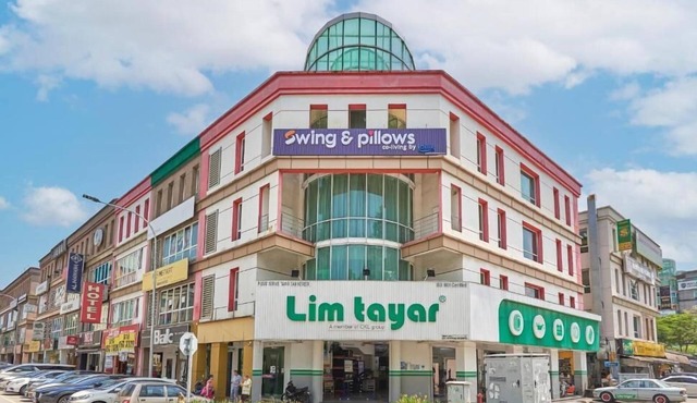 Swing and Pillows at PJ KD