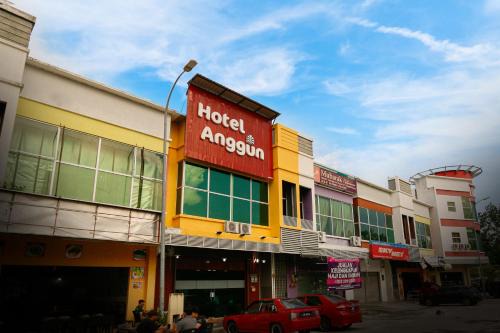 Swing & Pillows - Anggun Hotel Seri Iskandar, Ipoh
