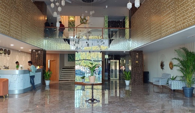 Tej Hotel & Restaurant