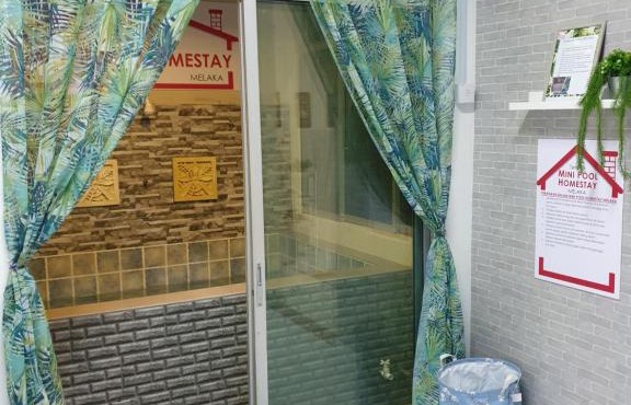 Teratak Mini Pool Homestay Melaka