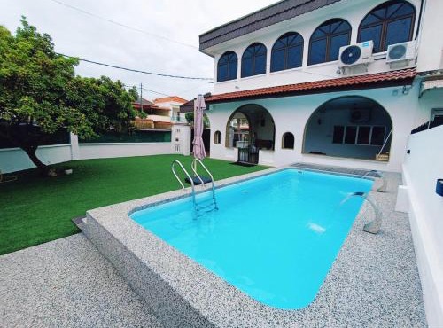 TF Klebang Private Pool Villa by Jeffery Lam Home Management