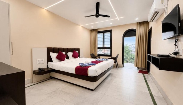 The Binapani Hotel And Restaurant