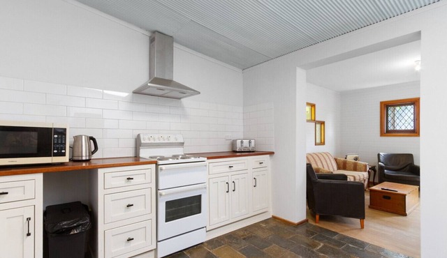 The Bootmakers Cottage - Moonta in Moonta