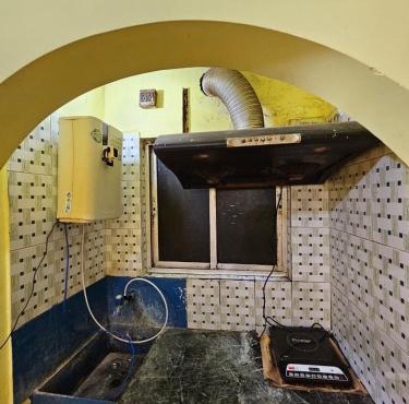 The Budget Nest Perfect for Couples & Friends