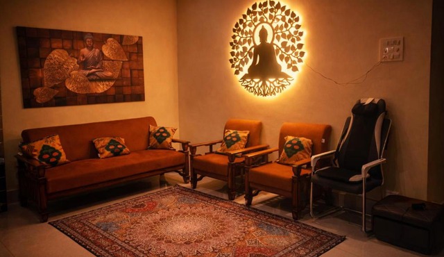 The Comfort Crest - Home Stay 2 Bedroom Family Suite with Living room