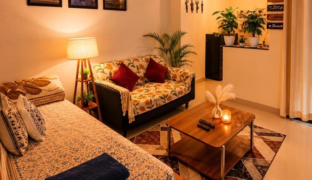 The Cozy Cloud 11, 1BHK Apartment Near WTP Mall and Airport