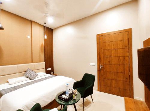 THE ELITE REGENCY - A Premium Hotel By Crowne Group - Adjoining MBD Mall Ferozepur Road