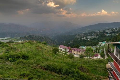 The Fagu Valley Retreat l Rooms and Restaurant l Family Groups & Events l Open Air Lawn l Kufri by Exotic Stays