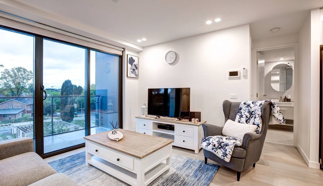 The Hamptons: Dual-Suite Sanctuary | 2 Private Baths | Rooftop Pool