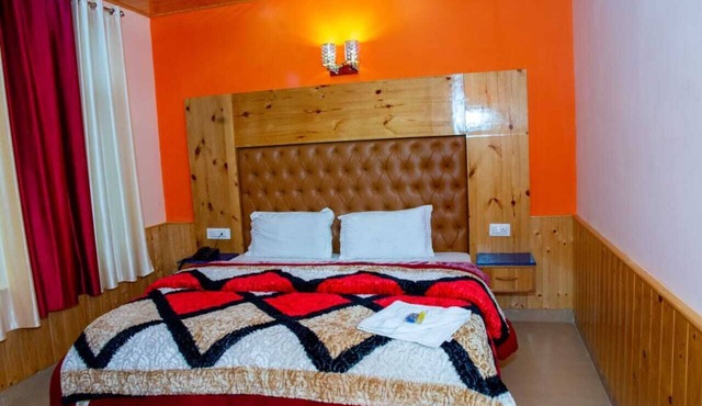 the hotel moring view was very beautifull the location is very close to market