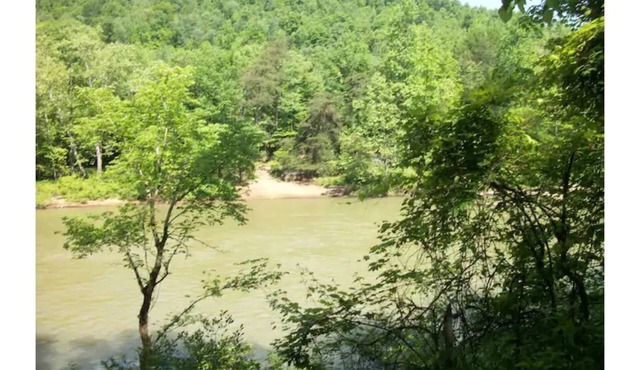 The Loft at Wright by the River + Hot tubn in Moatsville