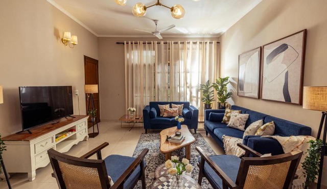 The Lotus Loft by The Blue Kite - 3BHK Apartment in New Delhi near Lotus Temple with kitchen, Balcony, Caretaker, WiFi