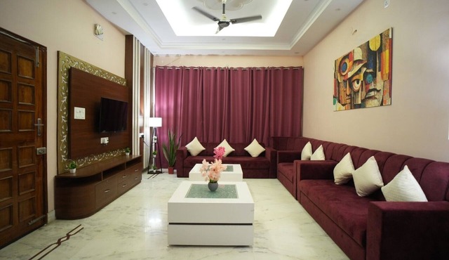 The Pearl Manor - Luxury 5BHK Penthouse