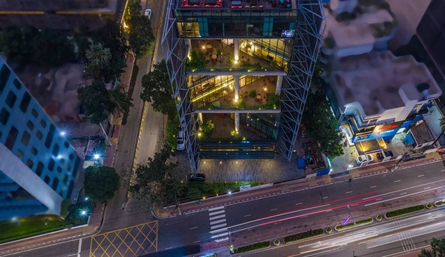 The Residence by Gulshan Club is located 26 minutes driveway from Airport!