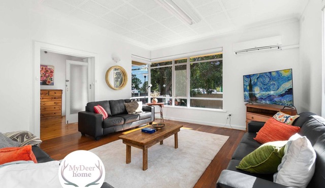 The Spacious & Elegant Vacation Haven - Glenside in Glenside