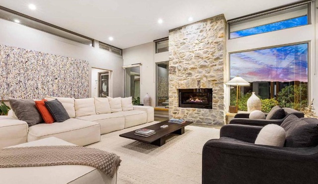 The Springs - architect-designed home with pool