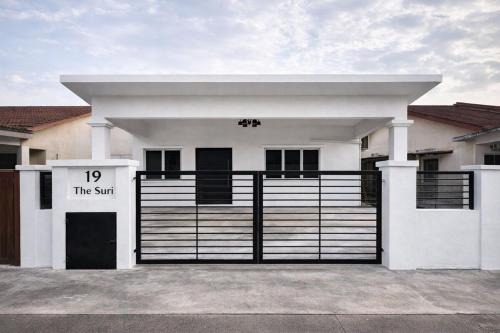 The Suri in Jalan Kebun Shah Alam
