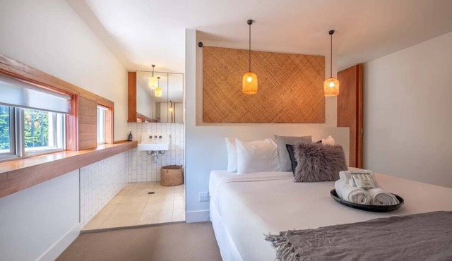 The Ultimate Beach House - Magnesium pool, close to beach and shops
