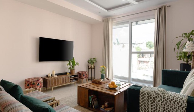 The Urban Nest by The Blue Kite - 3BHK Spacious & Modern Apartments With Kitchen & Wifi