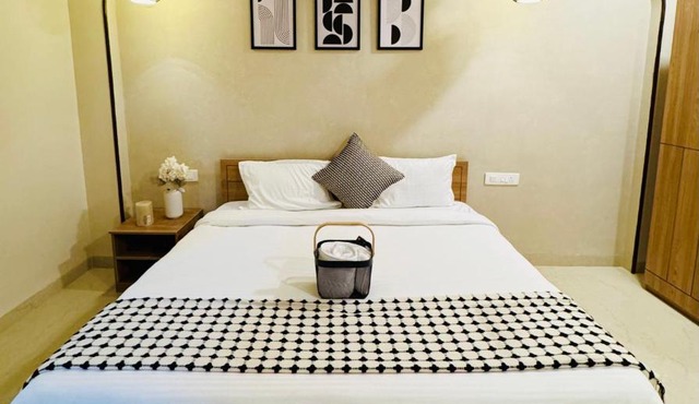The Vibe Box Modern 1BHK near Nipania, Indore