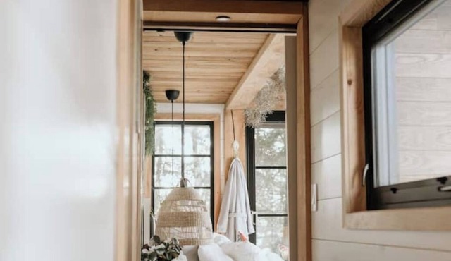 The Water’s Edge * * Unique Muskoka Treehouse * * in Utterson