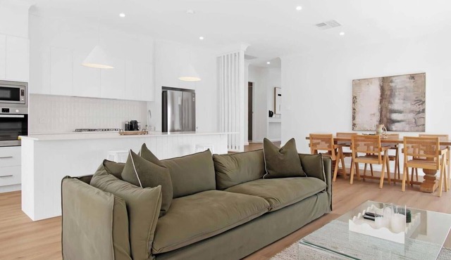 The Whitehaus - Contemporary Calm, Modern Design