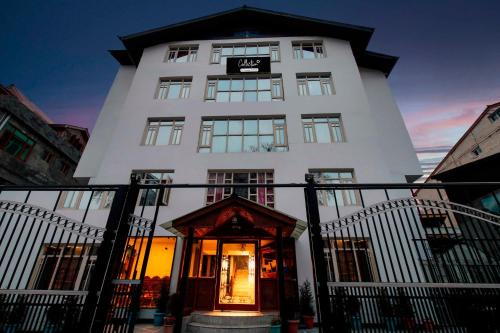 Townhouse Oak Rajbagh