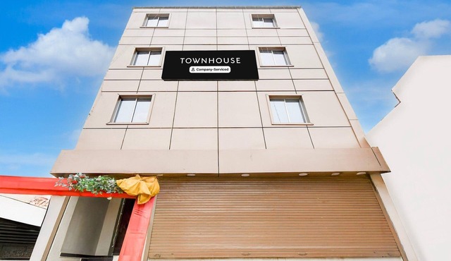 Townhouse Prayagraj Bus Terminal