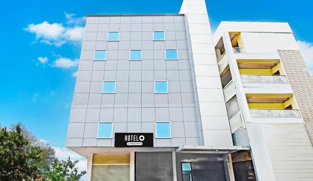 Townhouse Sanath Nagar Near Railway Station