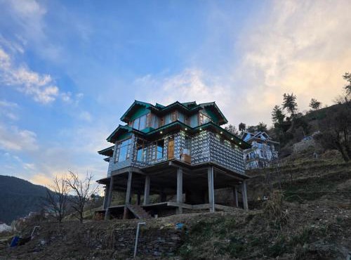 Traditional Pahadi 4 BR Villa Amazing Valley View