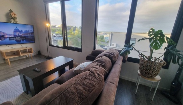 Tranquil 2-bedroom apartment in Doncaster East with AC, WiFi in Doncaster East