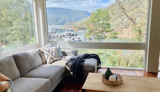 Treehouse @ Lake Eildon Marina - Your Private Lake Escape Awaits! in Eildon