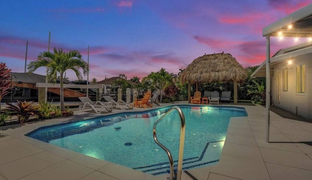 Tropical vacation retreat! Waterfront and Heated pool! in Pompano Beach