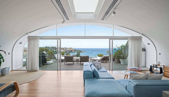 Two Level Penthouse - 180 Degree View of Bondi Beach