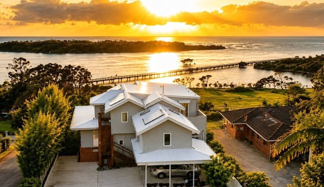 Urunga Magic – A beautiful waterfront retreat in Urunga with serene river and ocean views in Urunga