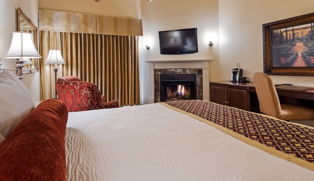 Victorian Inn in Monterey