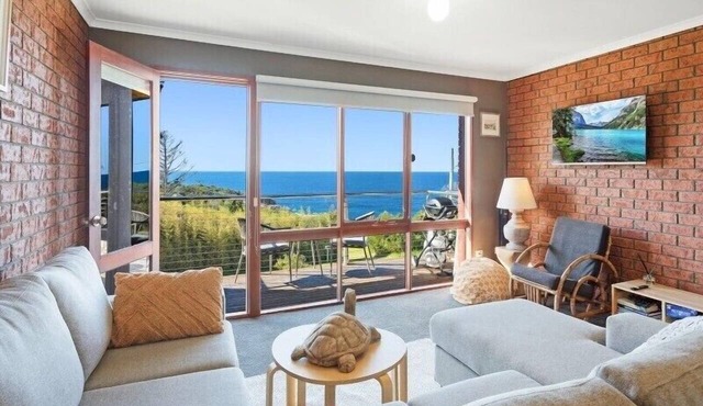 Viewpoint - Sparkling Coastline Views