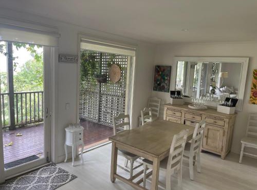 Villa Provincial Cypress Lakes Resort - 2 Bedrooms, 2 Private Ensuites, KING or SINGLE BEDS