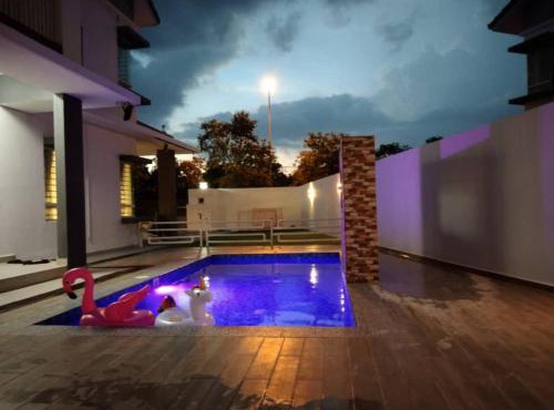 Villa with private Pool and Sauna @ Nilai