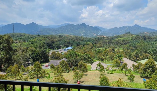 Villa with Titiwangsa Hill View