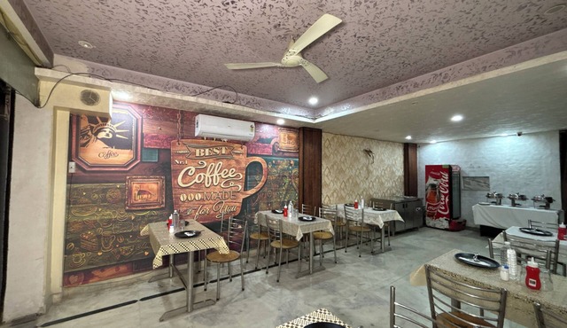 Welcoming 15-bedroom hotel the delhiaerocity inn New Delhi