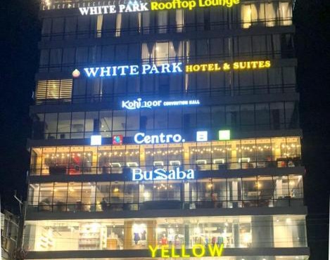 White Park Hotel & Suites