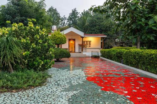 WhiteLotus Villa by StayJadeJacuzzi30min Airport