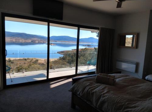 Willow Bay Lodge