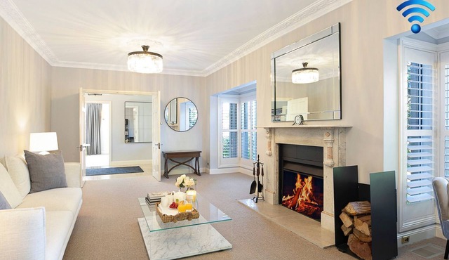 Windermere – stunning and garden setting