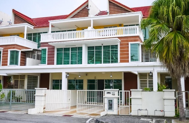 Comfort Room in Bungalow 10min to Straits Quay 1